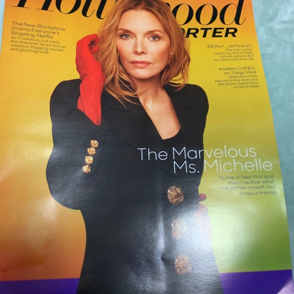 The Hollywood Reporter 4/27/22 Michelle Pfeiffer new unread collectible - Picture 2 of 3